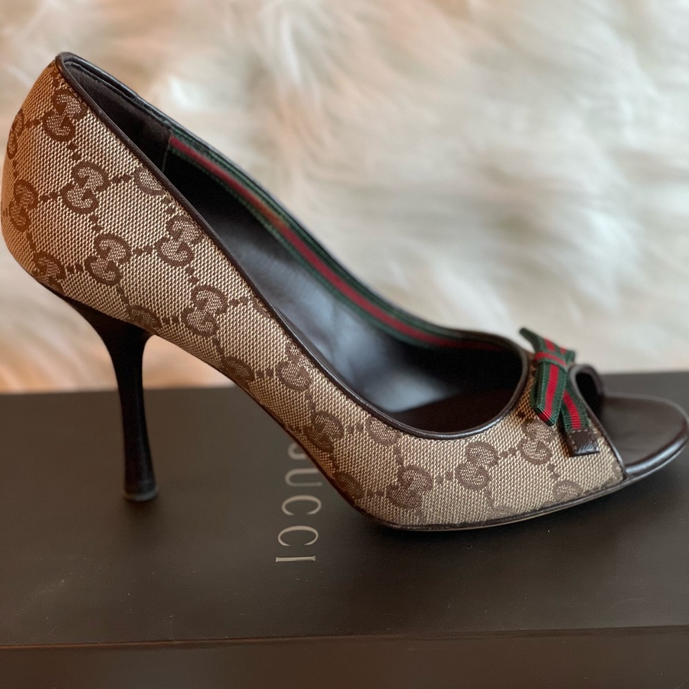 Gucci Monogram Pumps 7B